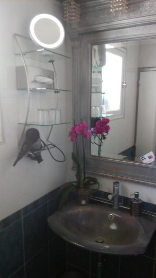 Patrick&Pierre Bed And Breakfast Nimes Bagian luar foto